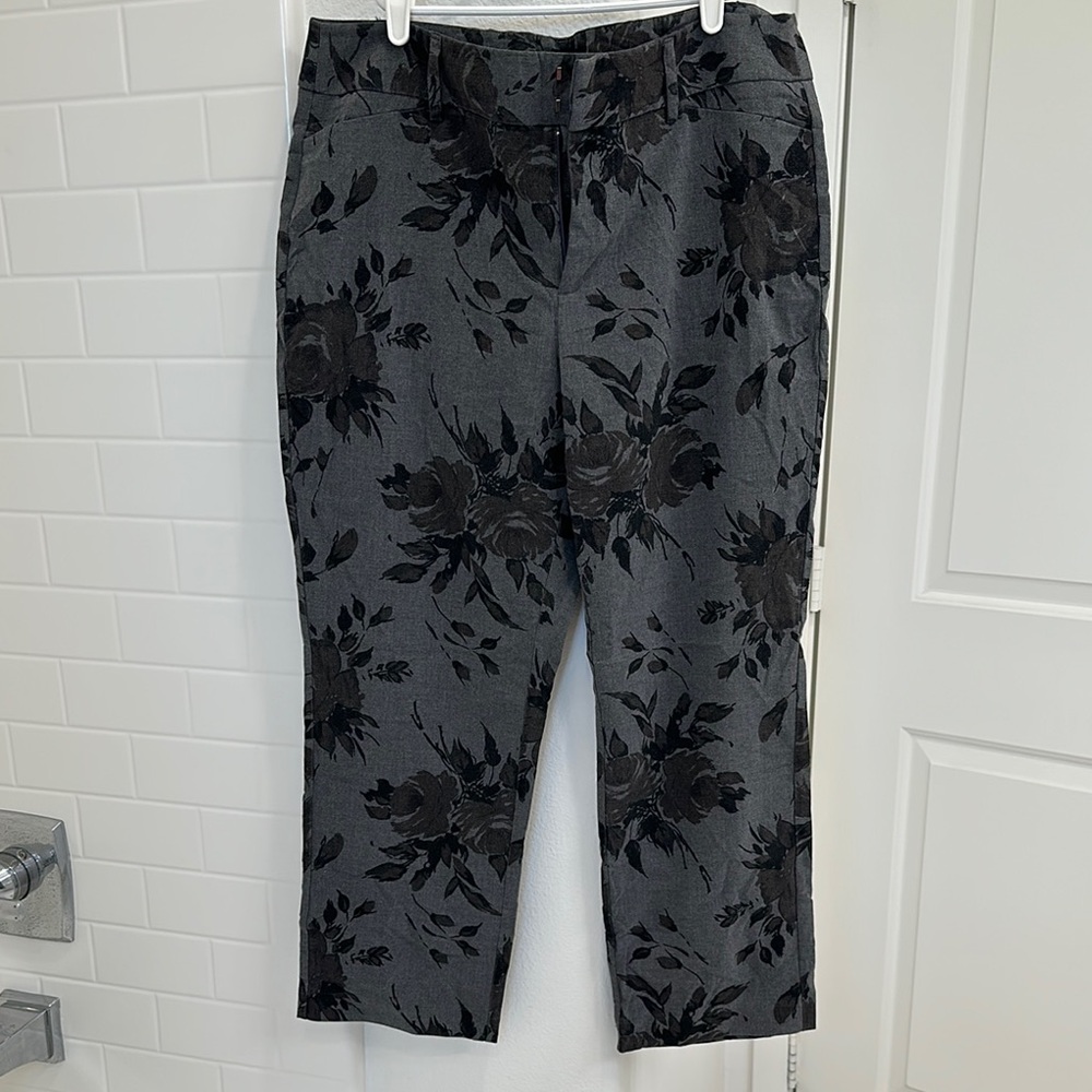 Elle Gray and Black Cropped Floral Pants